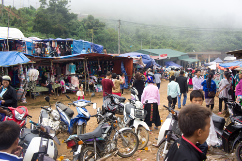 Chợ Lào